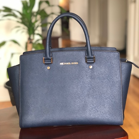 Michael Kors Handbags - Authentic Michael Kors Selma Bag NAVY